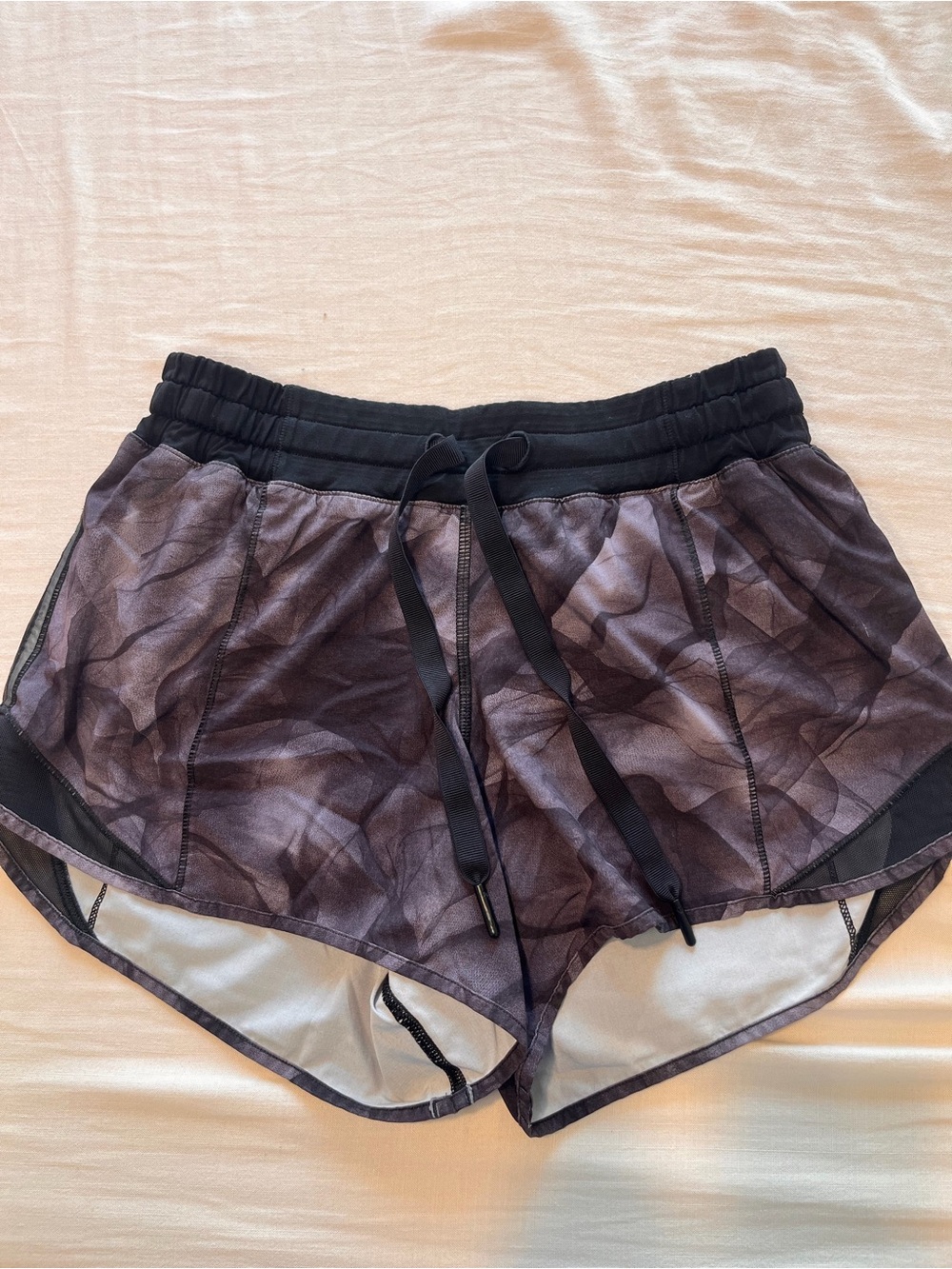 Lululemon Hotty hot Shorts with Drawstring